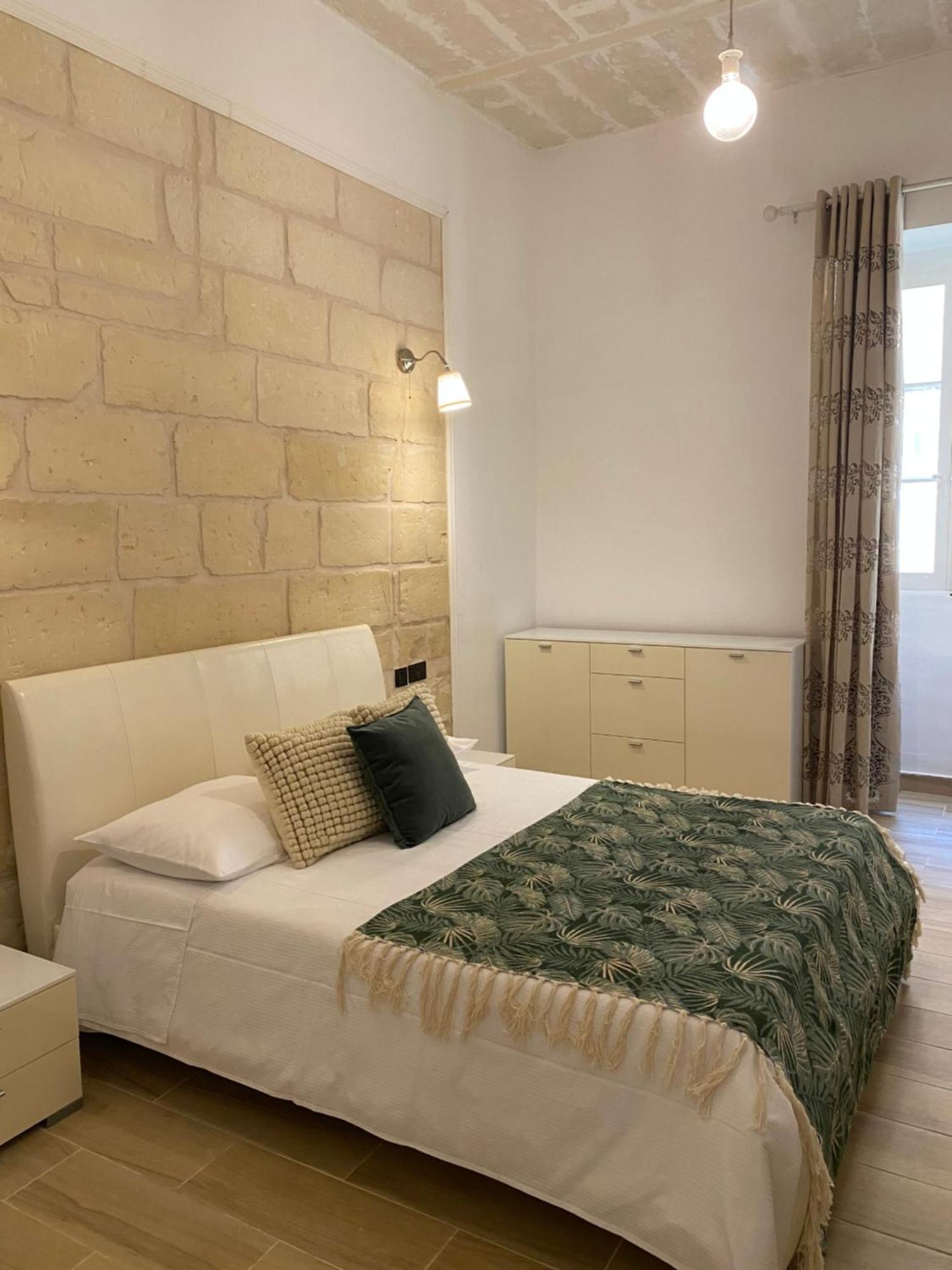 Stylish Typical Maltese Getaway Close To The Sea Apartment *